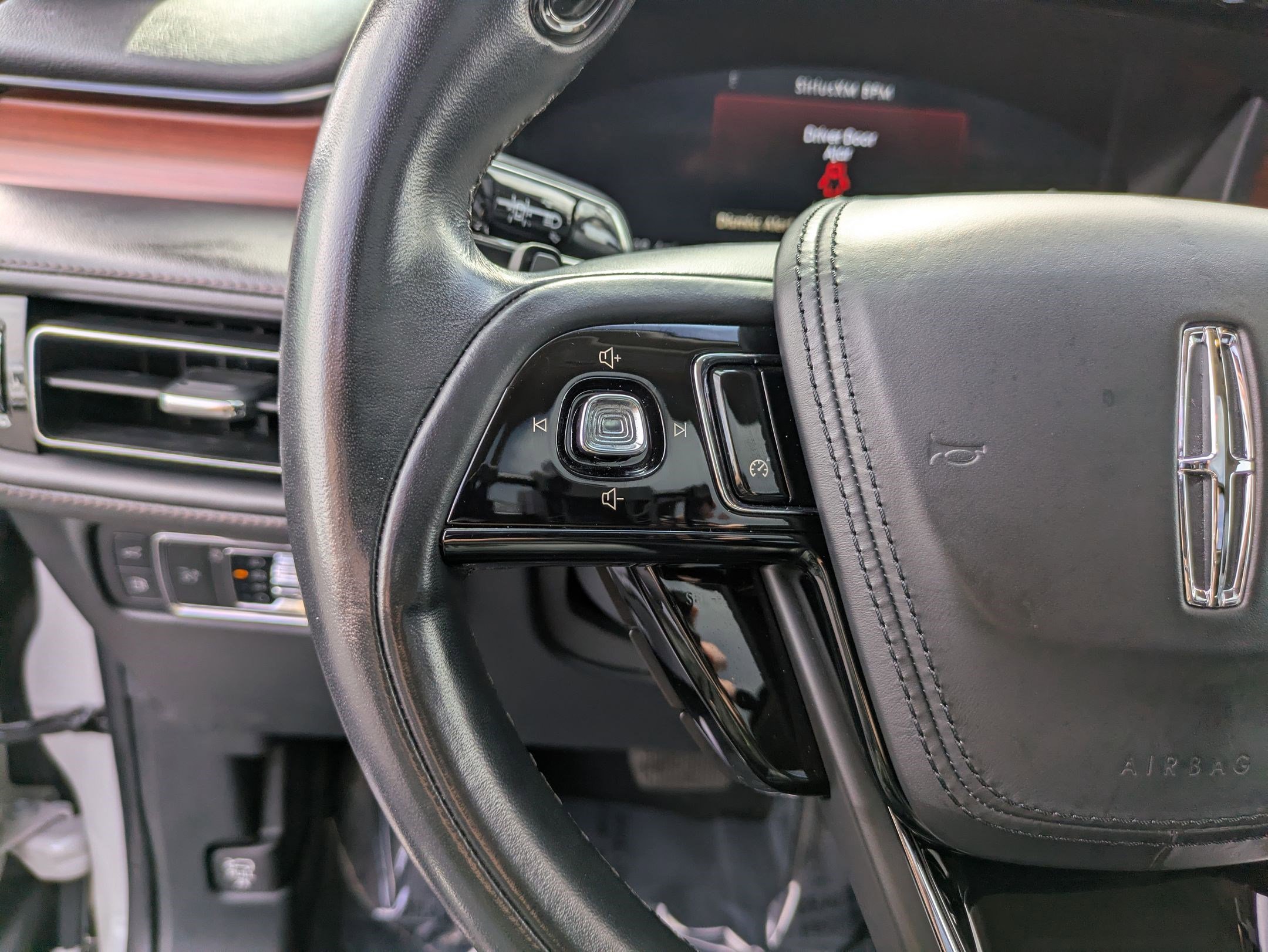 Used 2023 Lincoln Aviator Grand Touring image 18