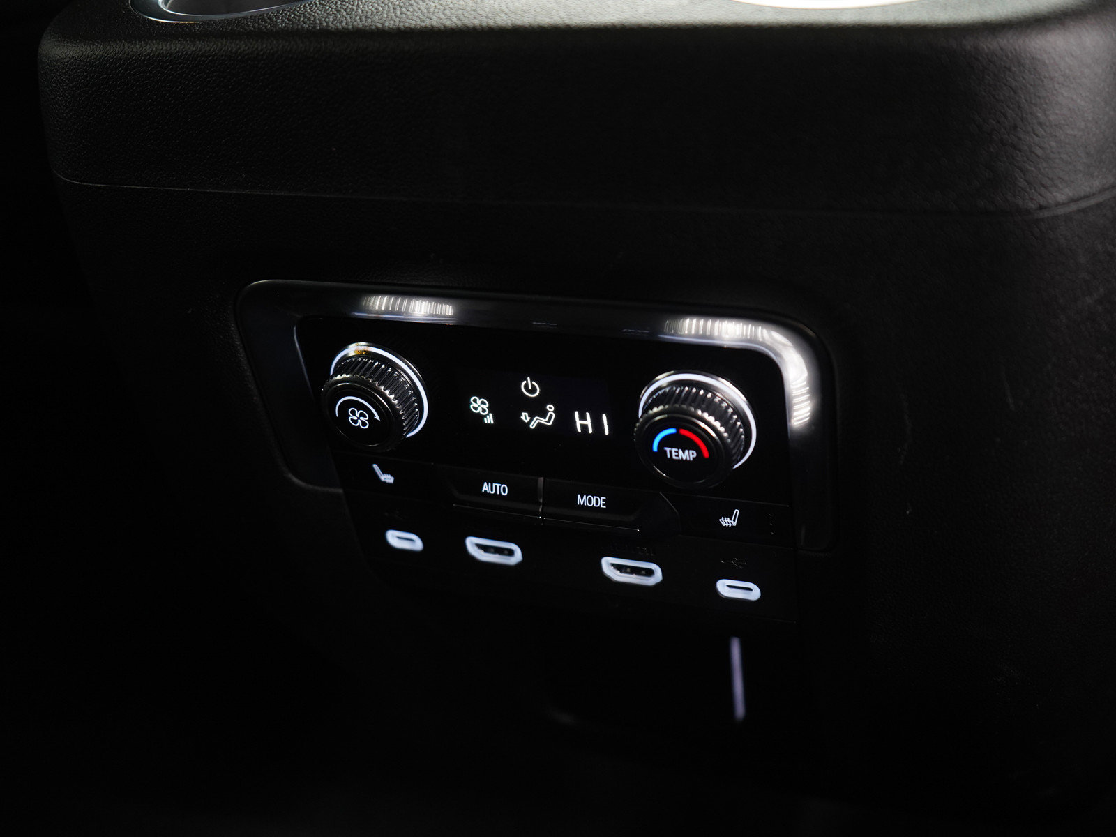 Used 2021 GMC Yukon Denali w/ Denali Premium Package image 17