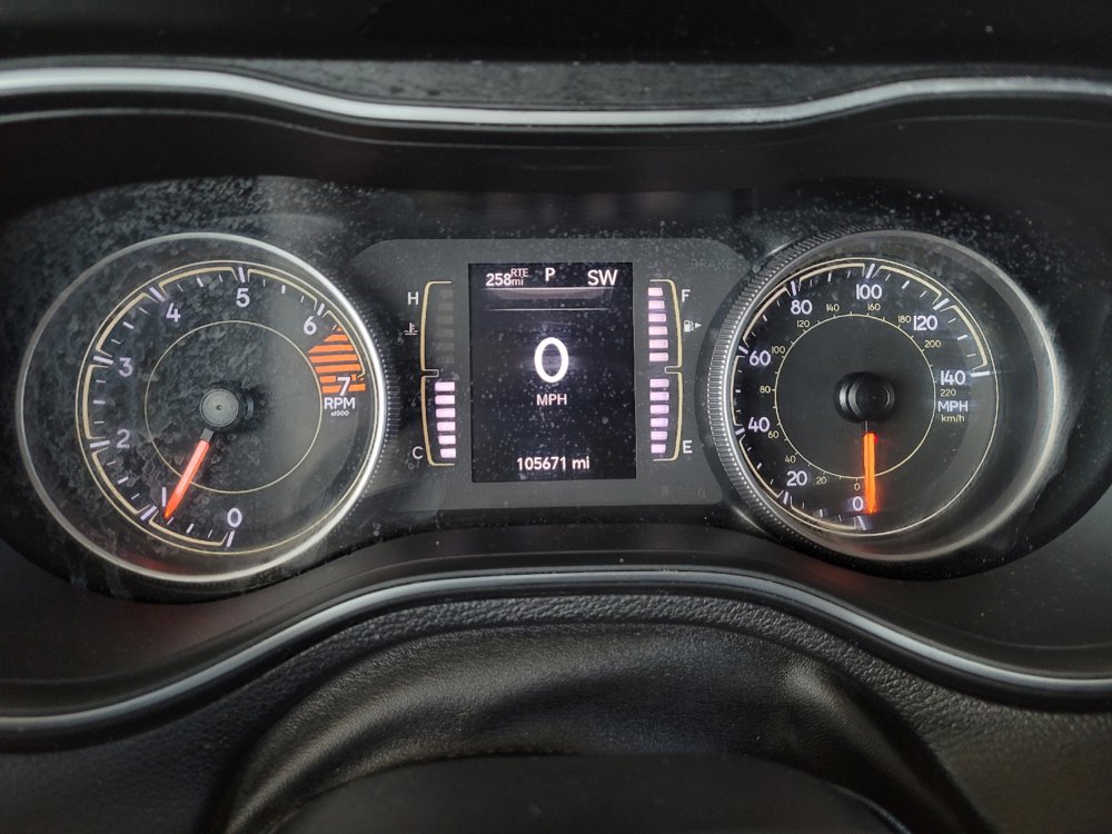 Used 2019 Jeep Cherokee Latitude Plus AWD/4WD image 23
