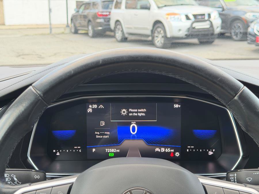 Used 2024 Volkswagen Jetta SE FWD image 32