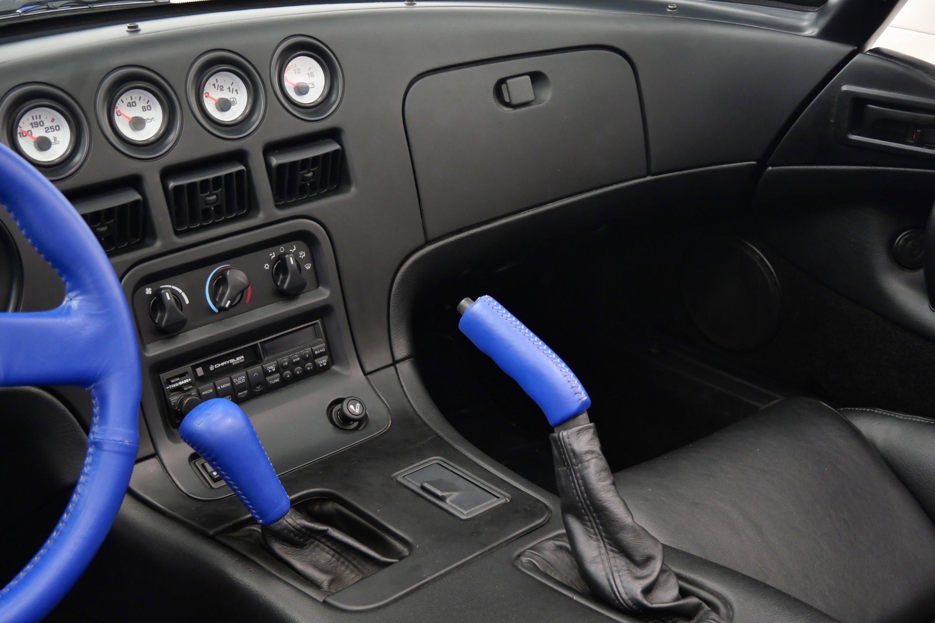 Used 1996 Dodge Viper RT/10 RWD image 25