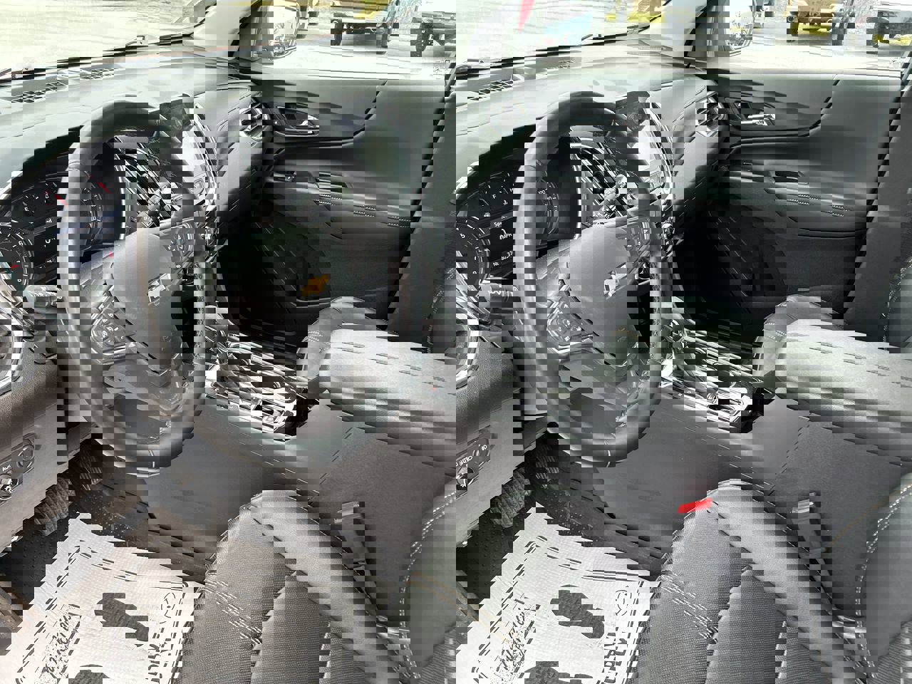 Used 2023 Chevrolet Equinox Premier image 25