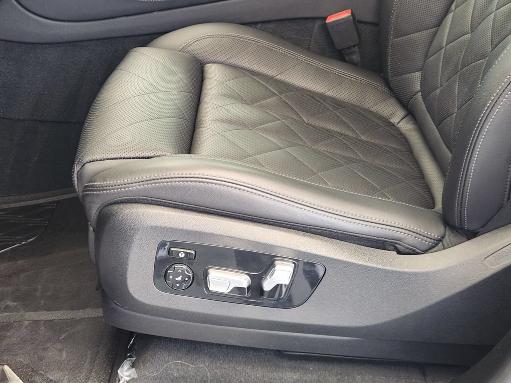 Used 2023 BMW X5 M50i w/ Climate Comfort Package AWD/4WD image 24