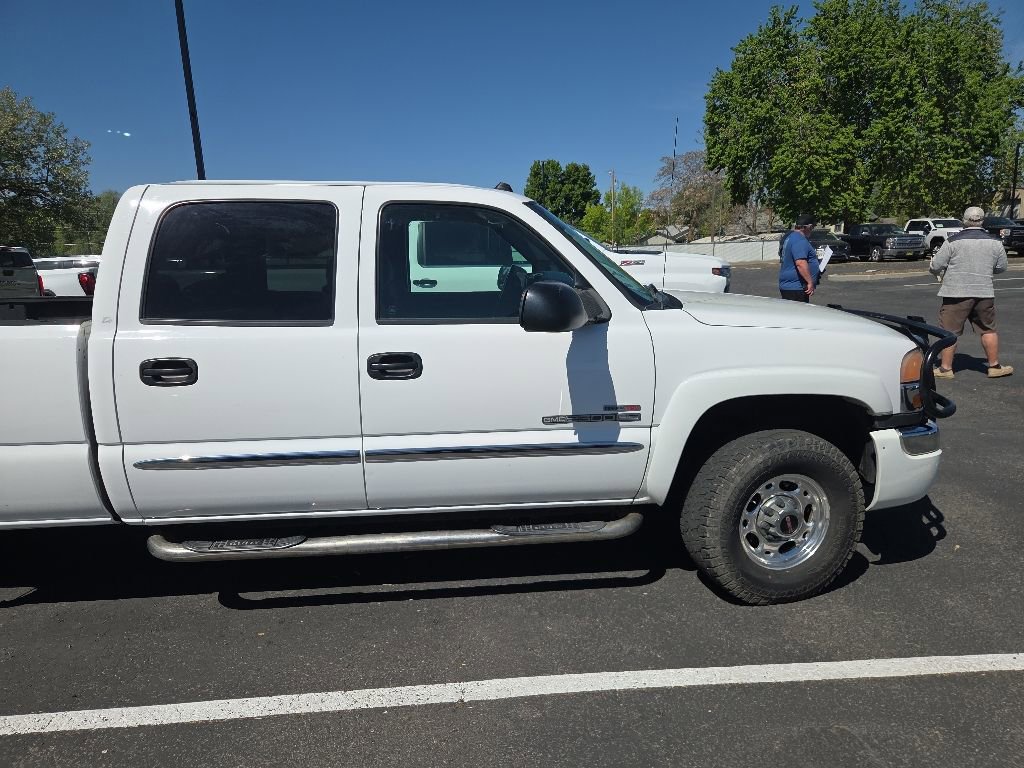 Used 2004 GMC Sierra 2500 SLE w/ Heavy-Duty Power Package AWD/4WD image 10