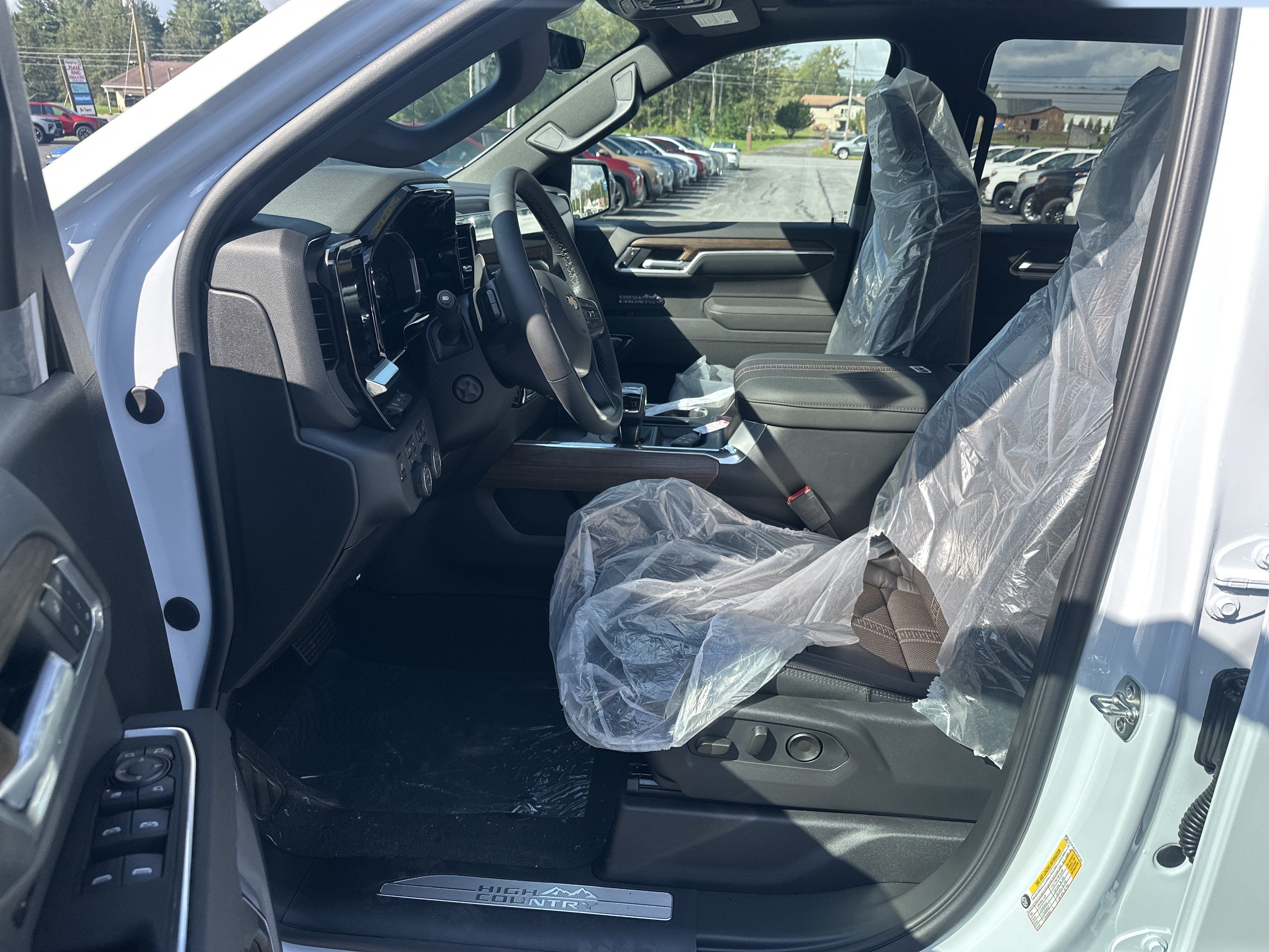 New 2026 Chevrolet Silverado 1500 High Country w/ High Country Premium Package AWD/4WD image 12