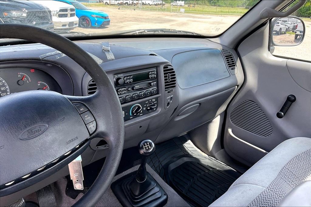 Used 2000 Ford F150 XL RWD image 4
