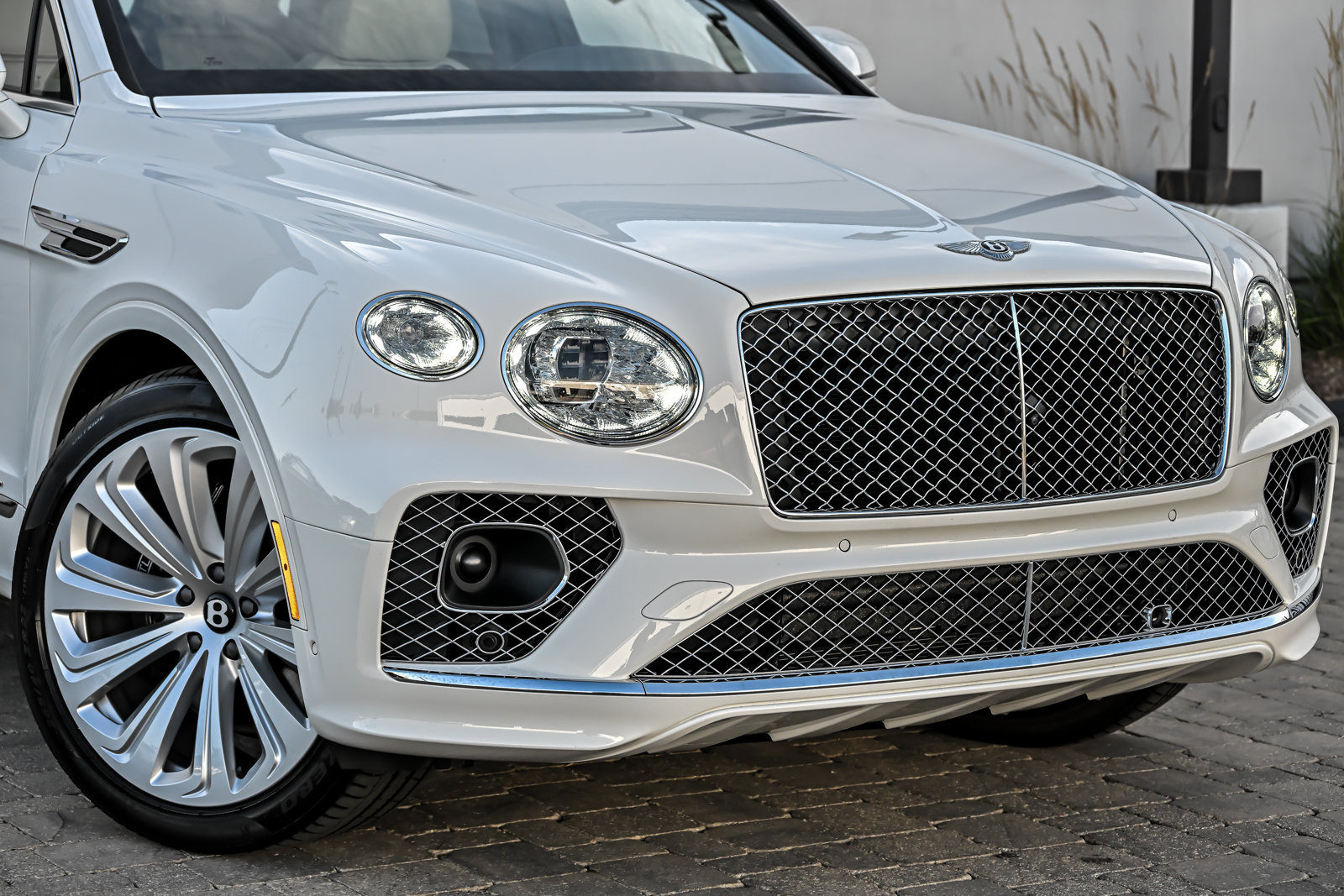 Certified 2023 Bentley Bentayga AWD/4WD image 2
