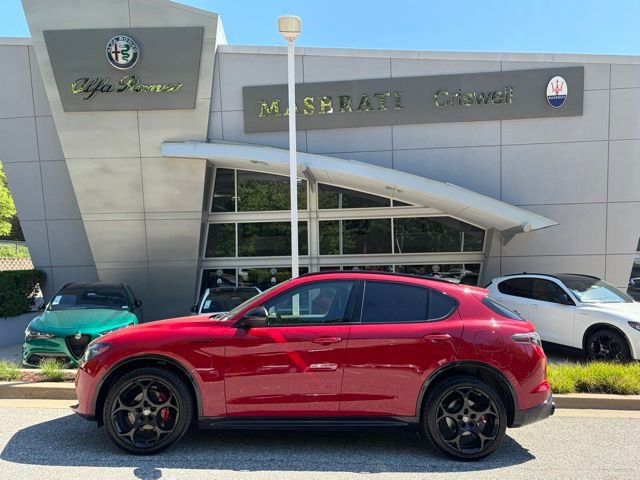 Used 2024 Alfa Romeo Stelvio AWD image 6