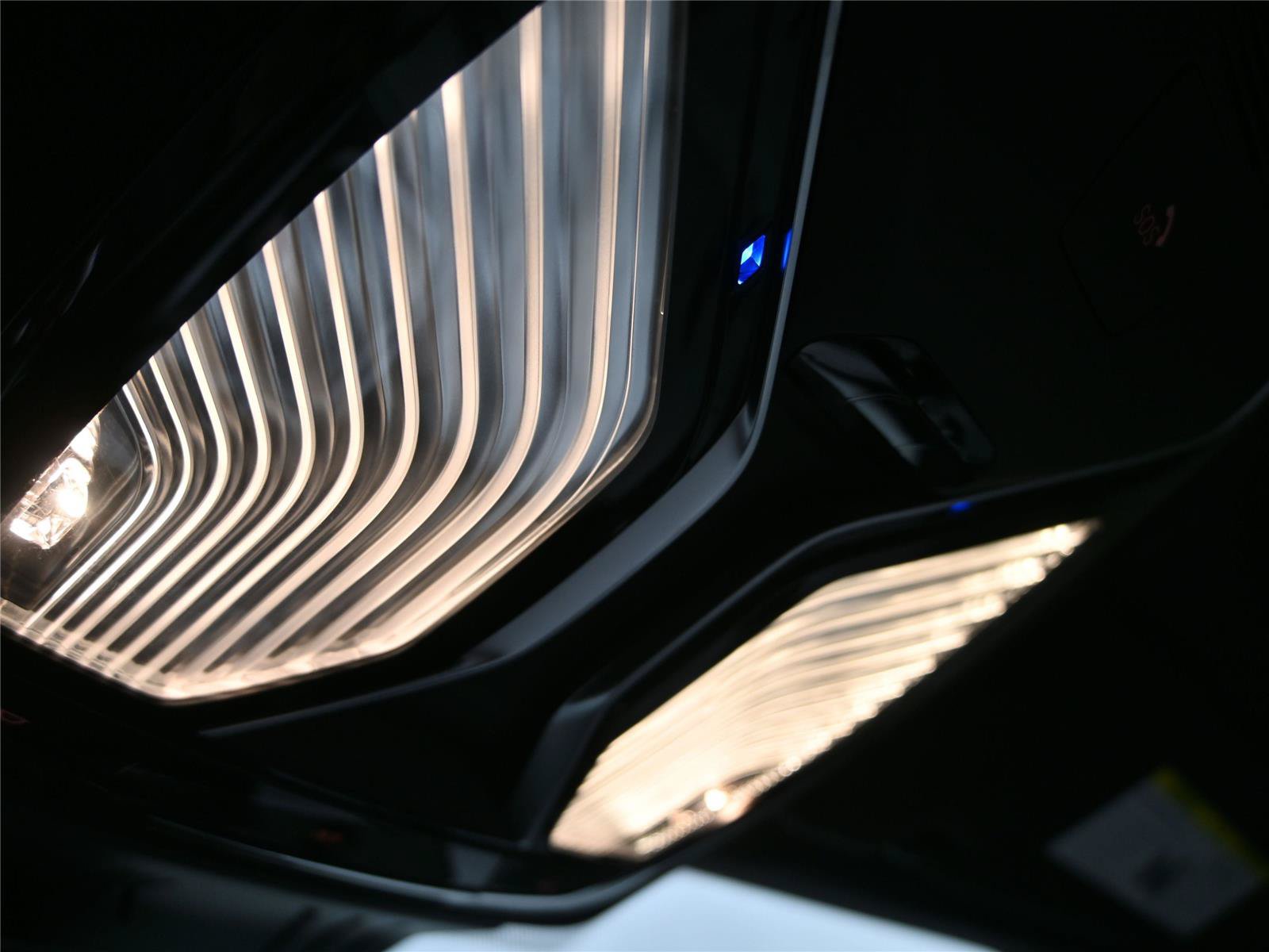 Used 2025 BMW M8 Competition AWD/4WD image 8