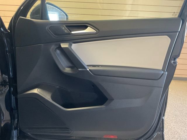 Used 2020 Volkswagen Tiguan SE image 20