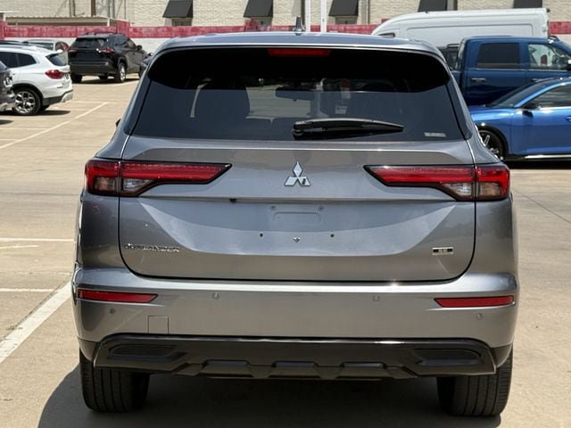 Used 2023 Mitsubishi Outlander SE Black Edition AWD/4WD image 5