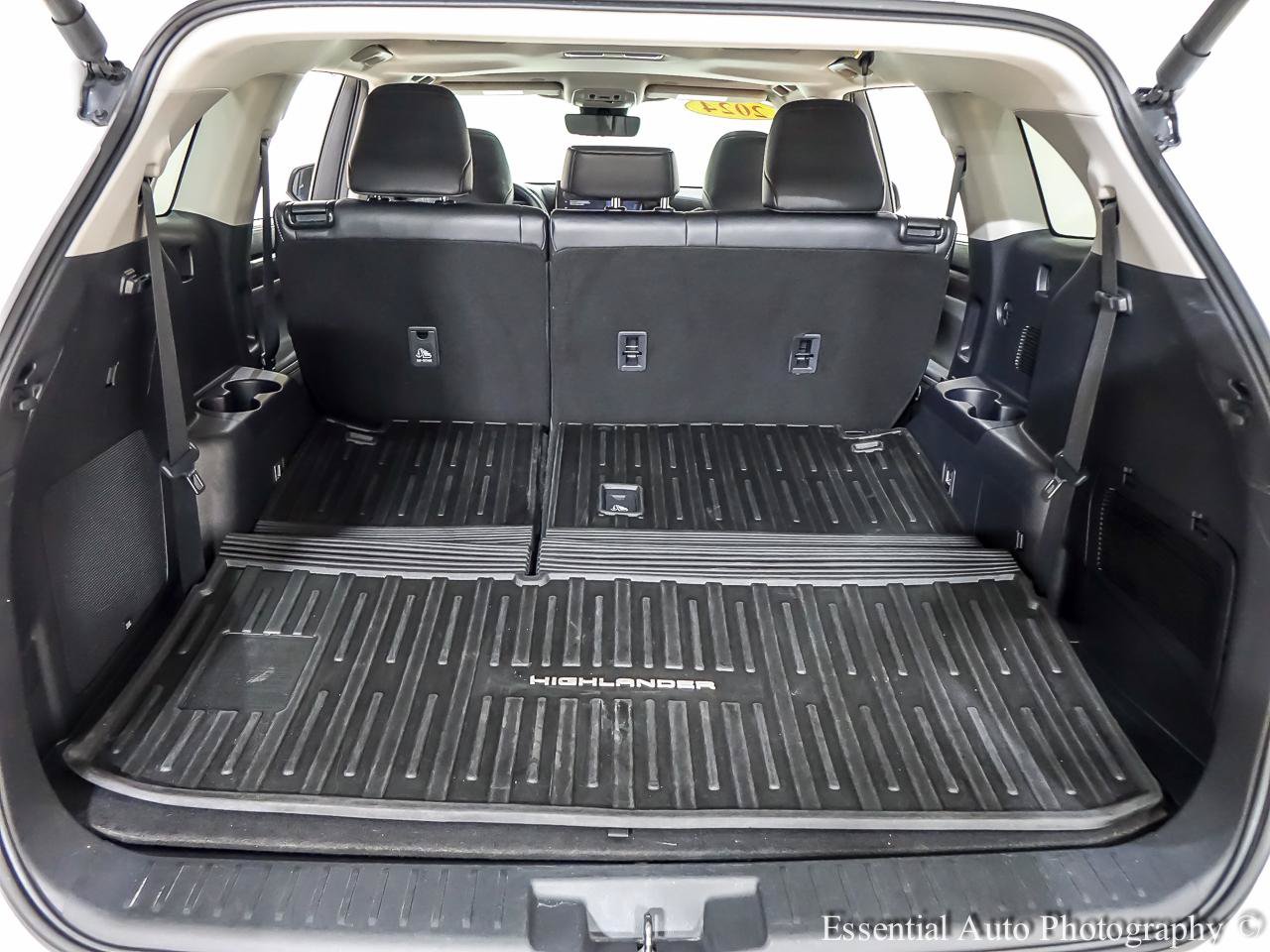 Used 2024 Toyota Highlander Limited AWD/4WD image 30