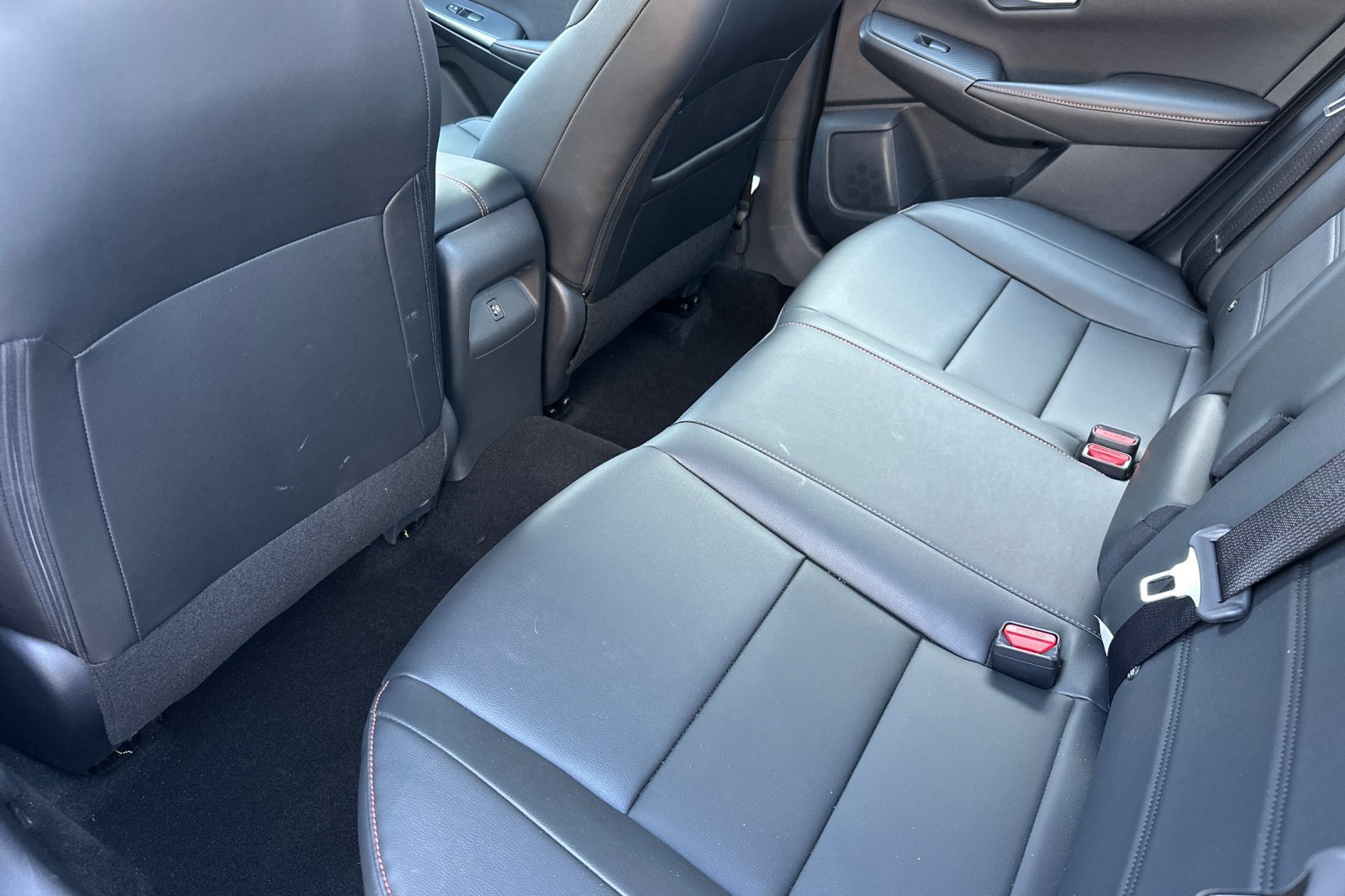 Used 2025 Nissan Sentra SR w/ SR Premium Package image 14