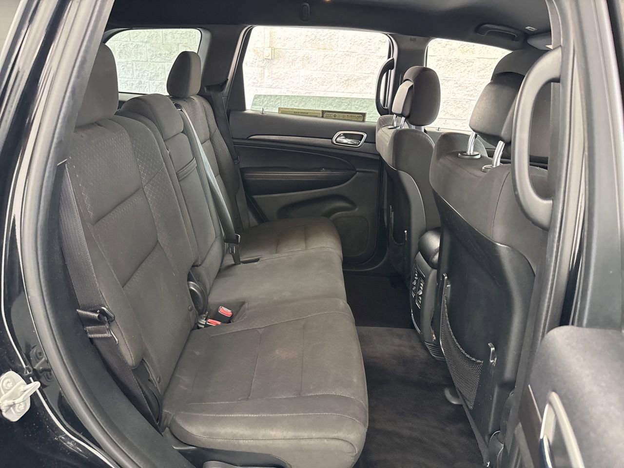 Used 2018 Jeep Grand Cherokee Laredo image 41