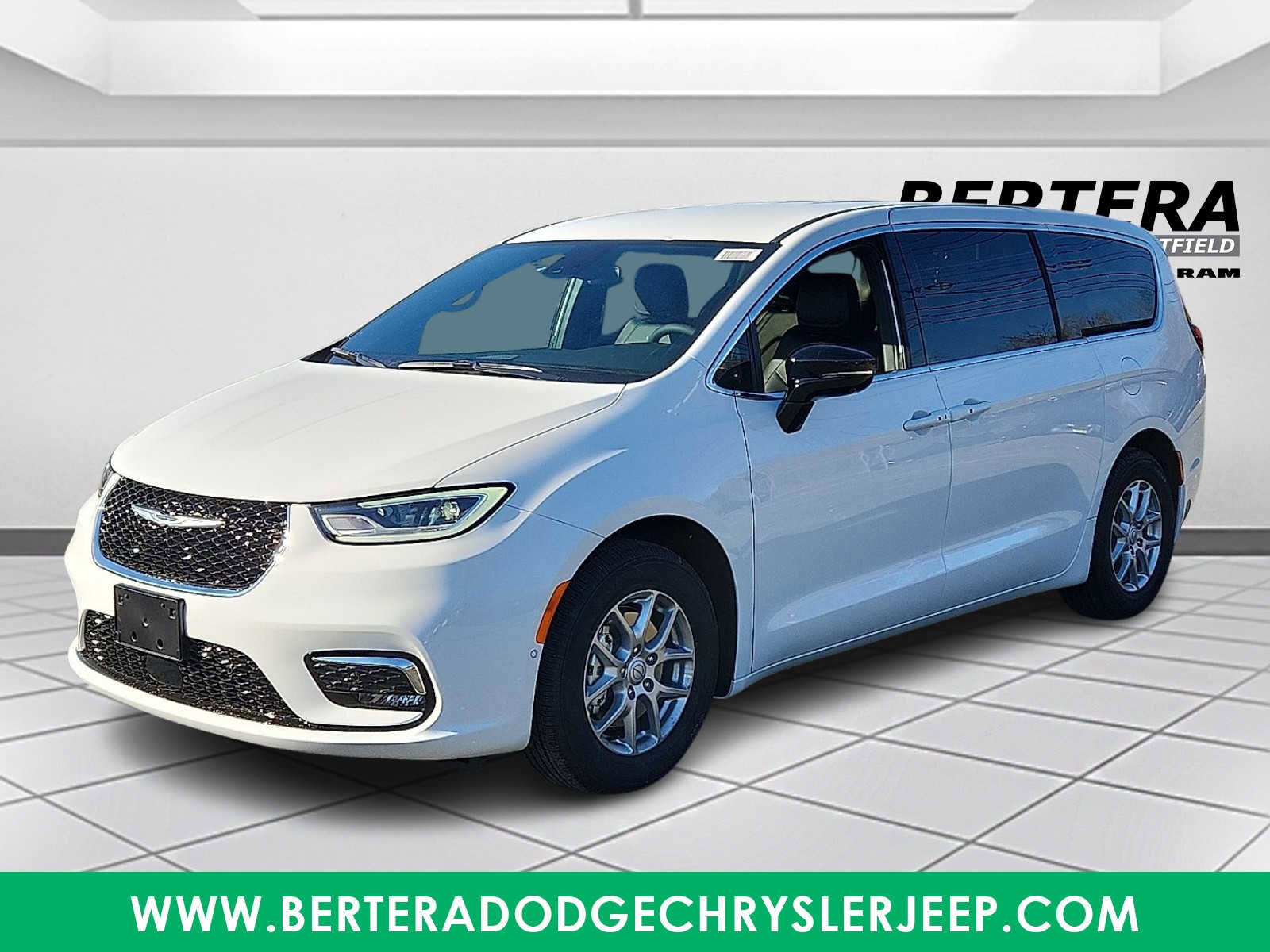 New 2026 Chrysler Pacifica Select FWD image 2