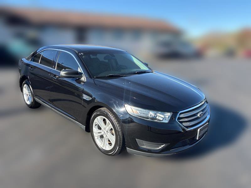 Used 2016 Ford Taurus SE FWD image 1