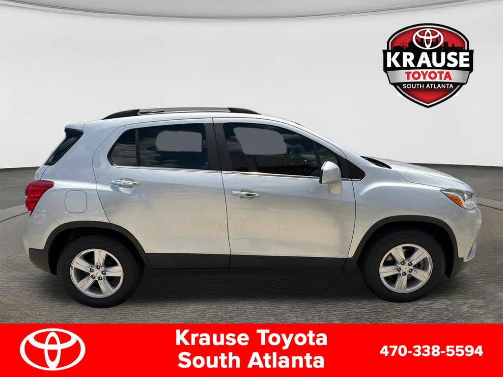 Used 2020 Chevrolet Trax LT w/ LT Convenience Package FWD image 4