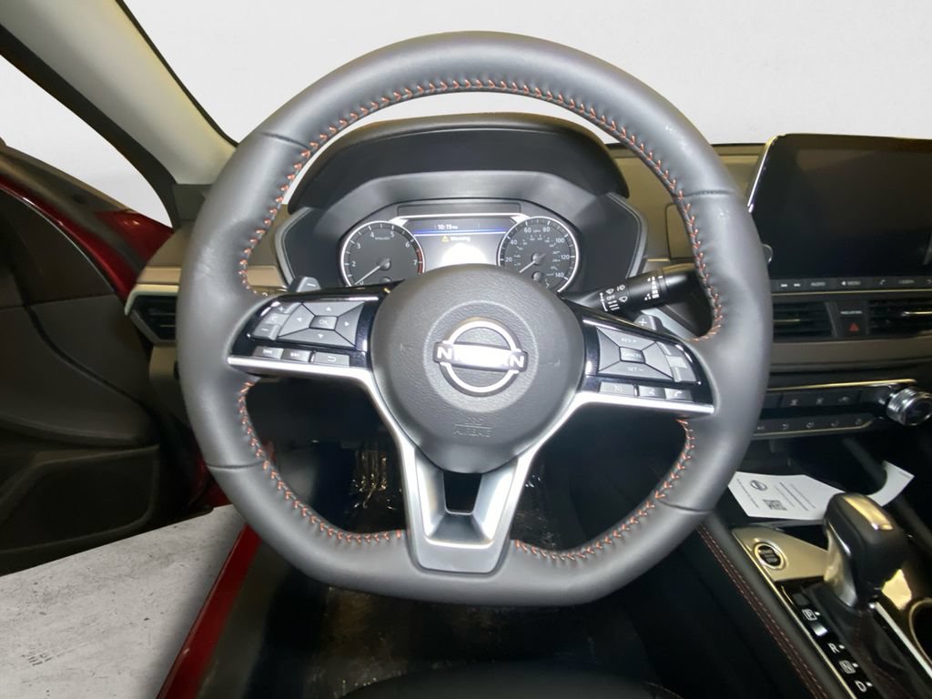 Used 2024 Nissan Altima 2.5 SR FWD image 13