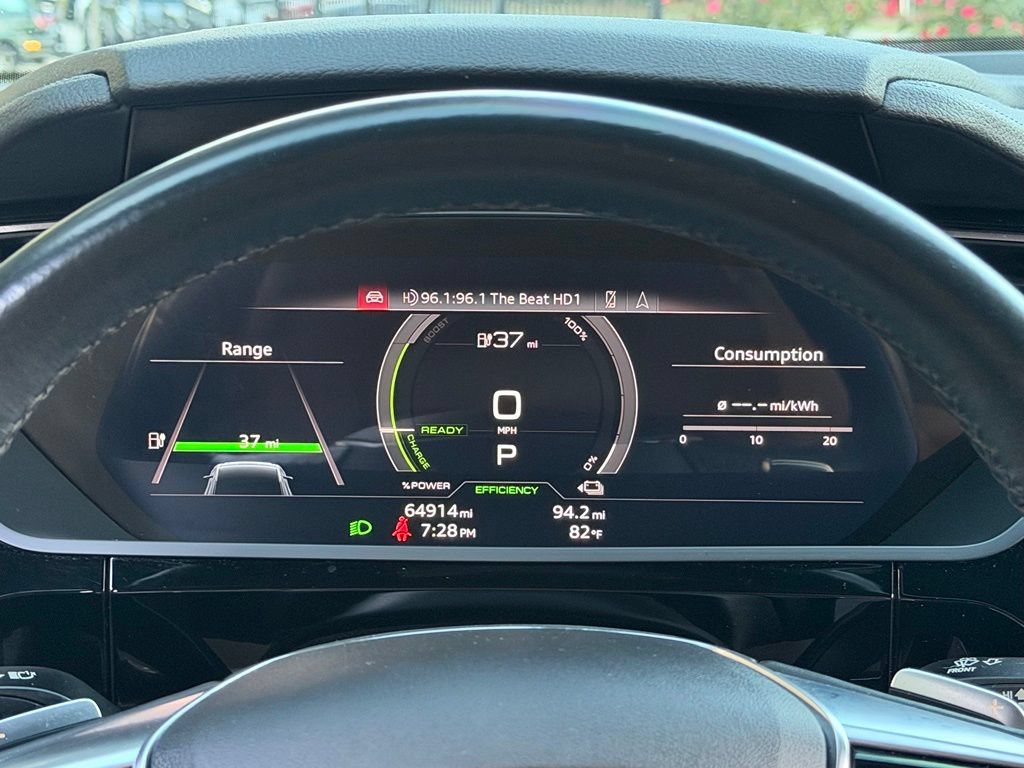 Used 2022 Audi e-tron Premium AWD/4WD image 47