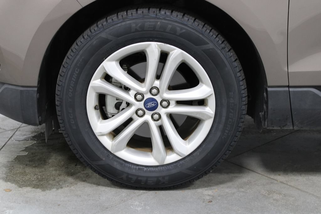 Used 2019 Ford Edge SEL w/ Equipment Group 201A FWD image 19
