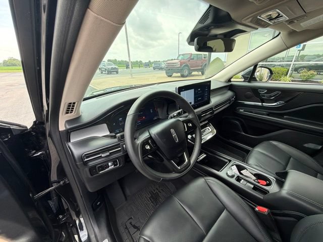 Used 2023 Lincoln Corsair AWD w/ Equipment Group 101A image 11