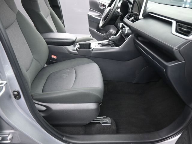 Used 2025 Toyota RAV4 XLE image 12