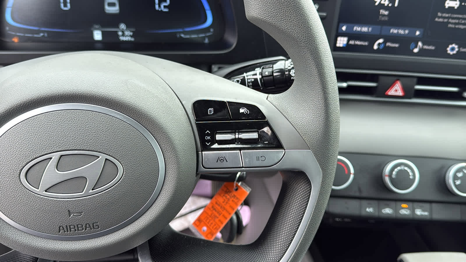 Used 2025 Hyundai Elantra SE image 15