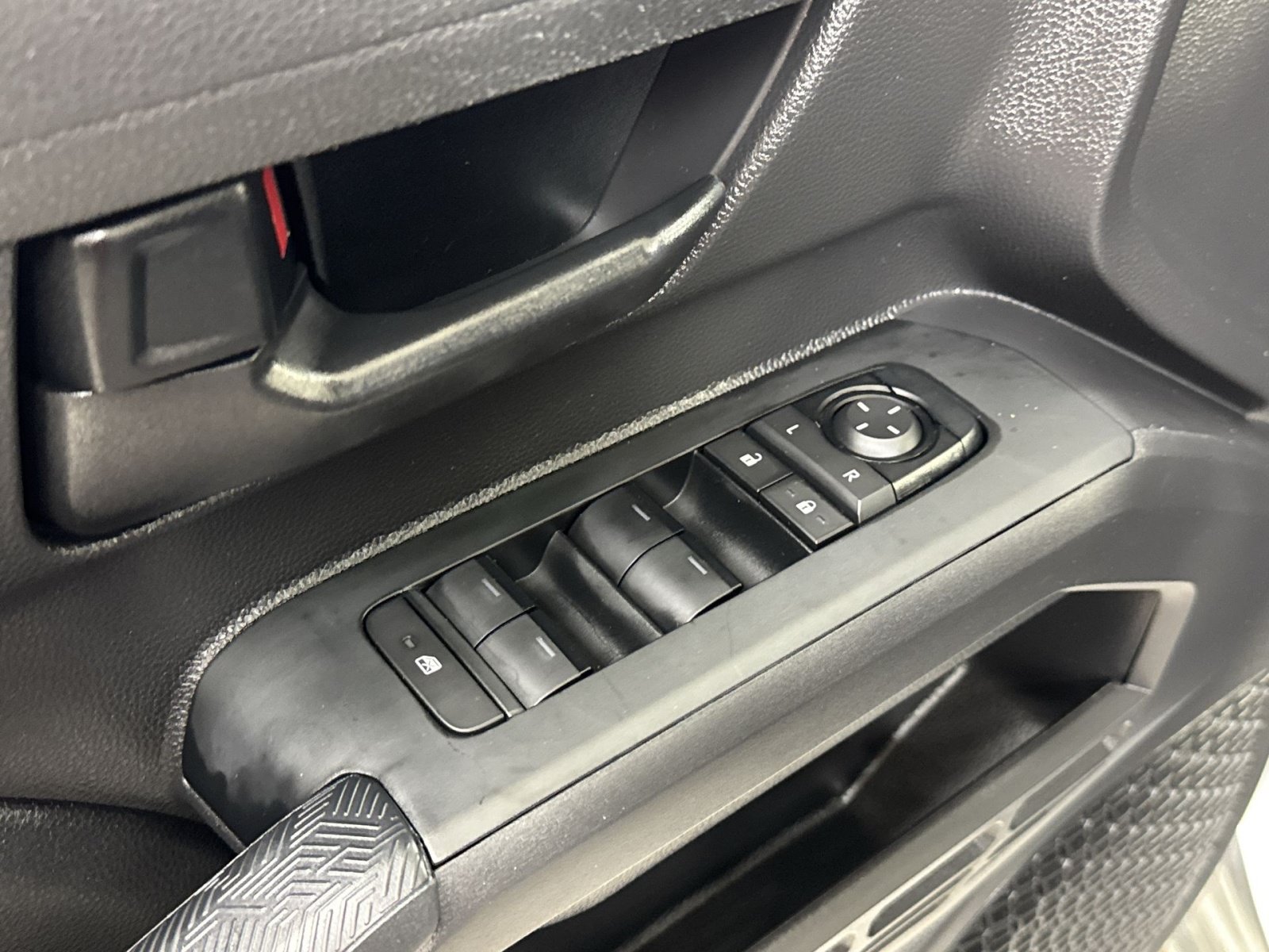 Used 2024 Toyota Tacoma SR AWD/4WD image 27