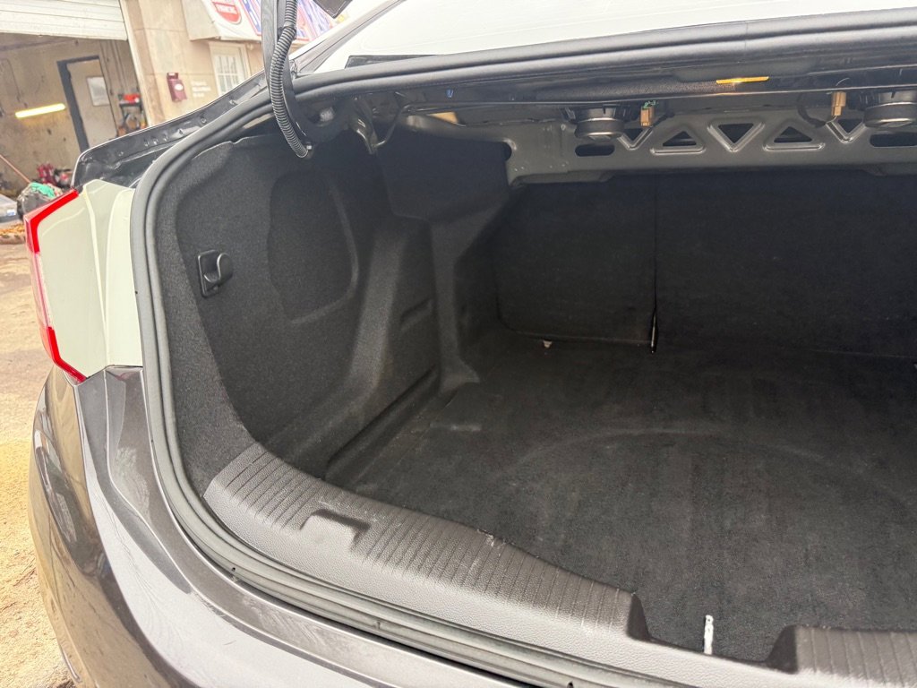 Used 2016 Chevrolet Cruze LT w/ Sun And Sound Package image 38