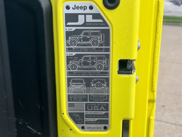 Used 2024 Jeep Wrangler Unlimited Rubicon AWD/4WD image 11