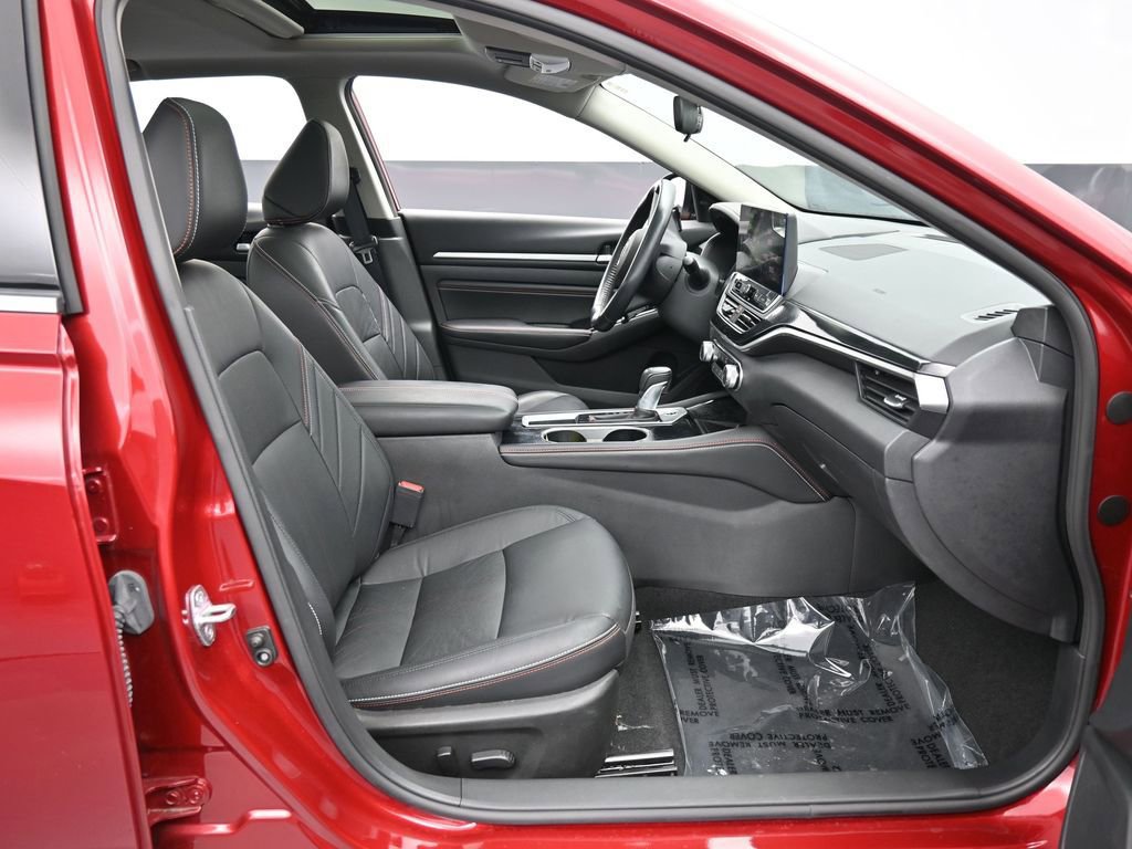 Used 2023 Nissan Altima 2.5 SR w/ SR Premium Package image 39
