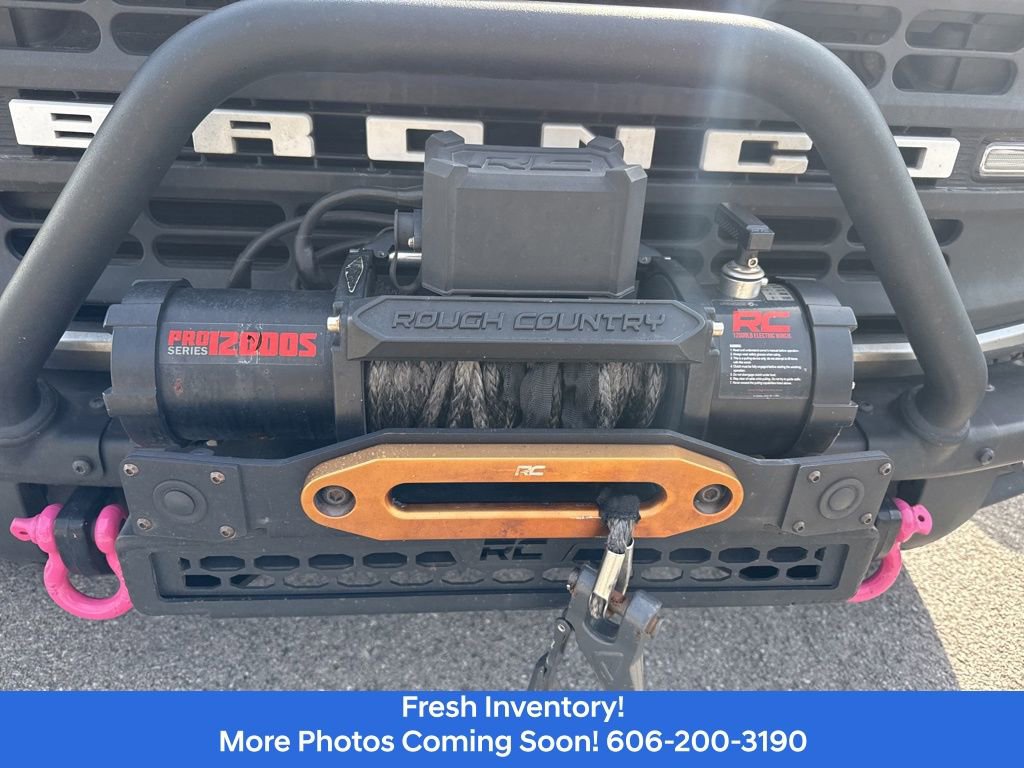 Used 2021 Ford Bronco Black Diamond image 4