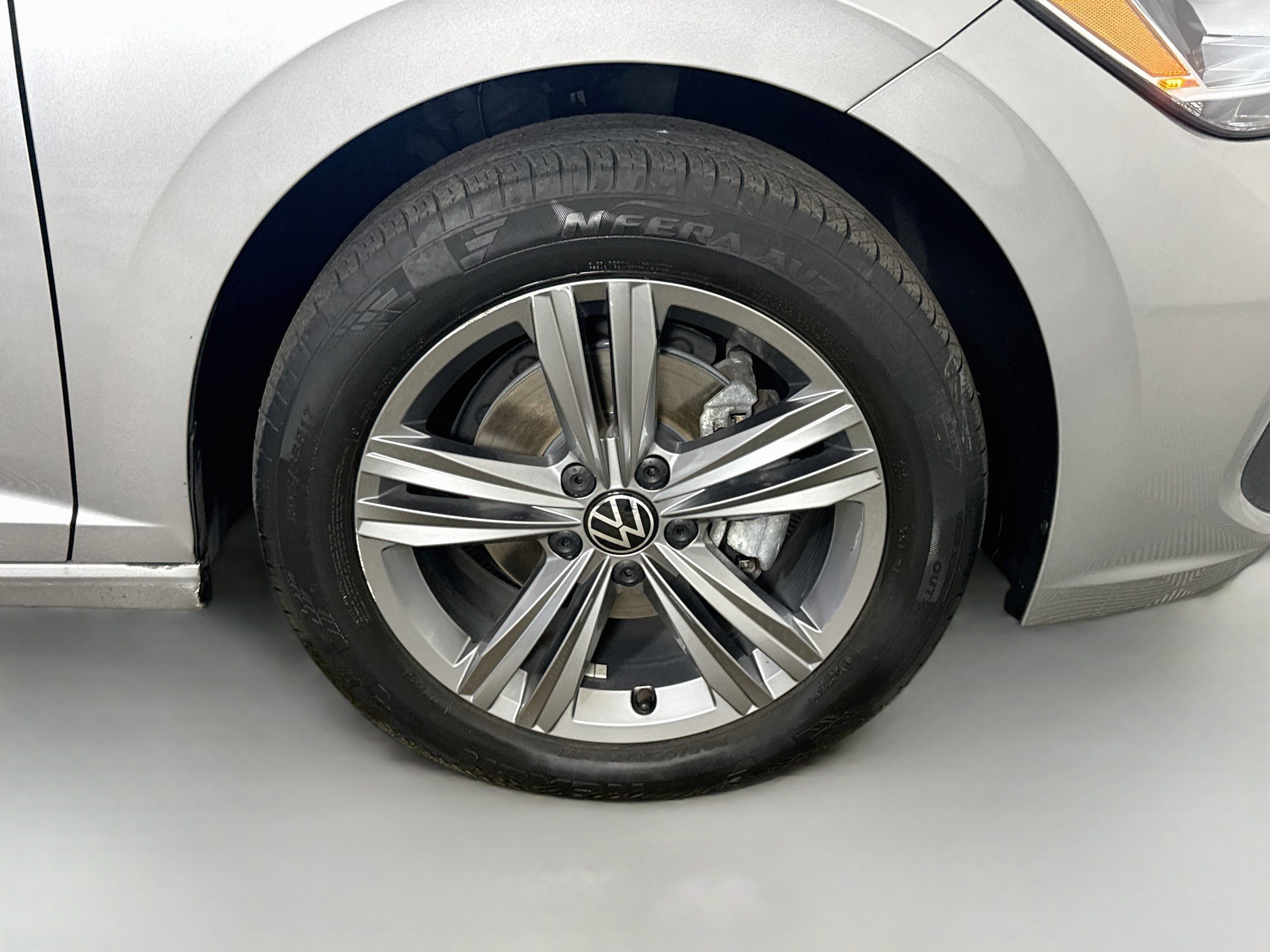 Used 2024 Volkswagen Jetta SE FWD image 32