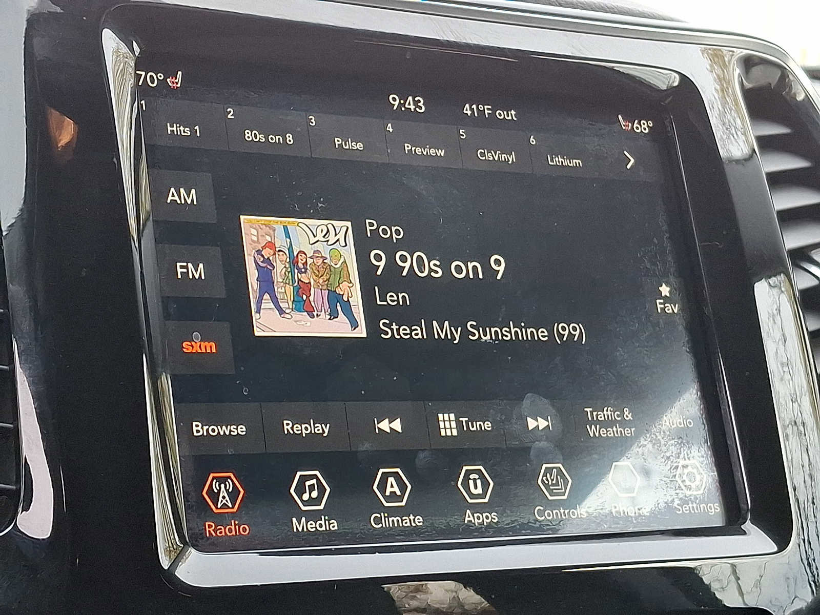 Used 2019 Jeep Cherokee Limited image 14