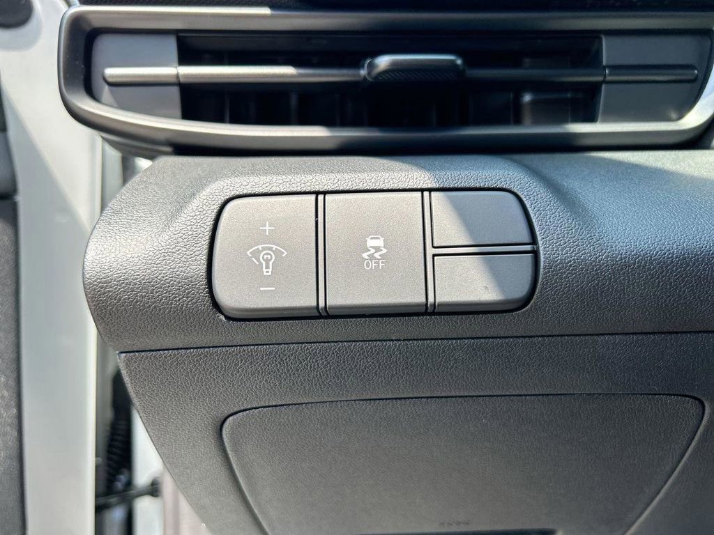 New 2026 Hyundai Elantra Sport image 28