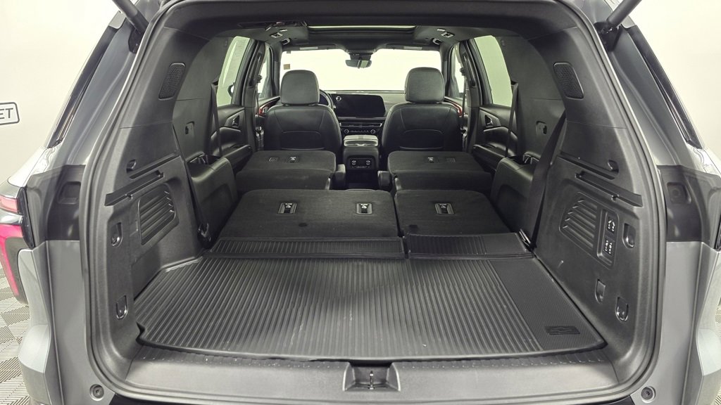 Used 2024 Chevrolet Traverse RS w/ LPO, Floor Liner Package image 18