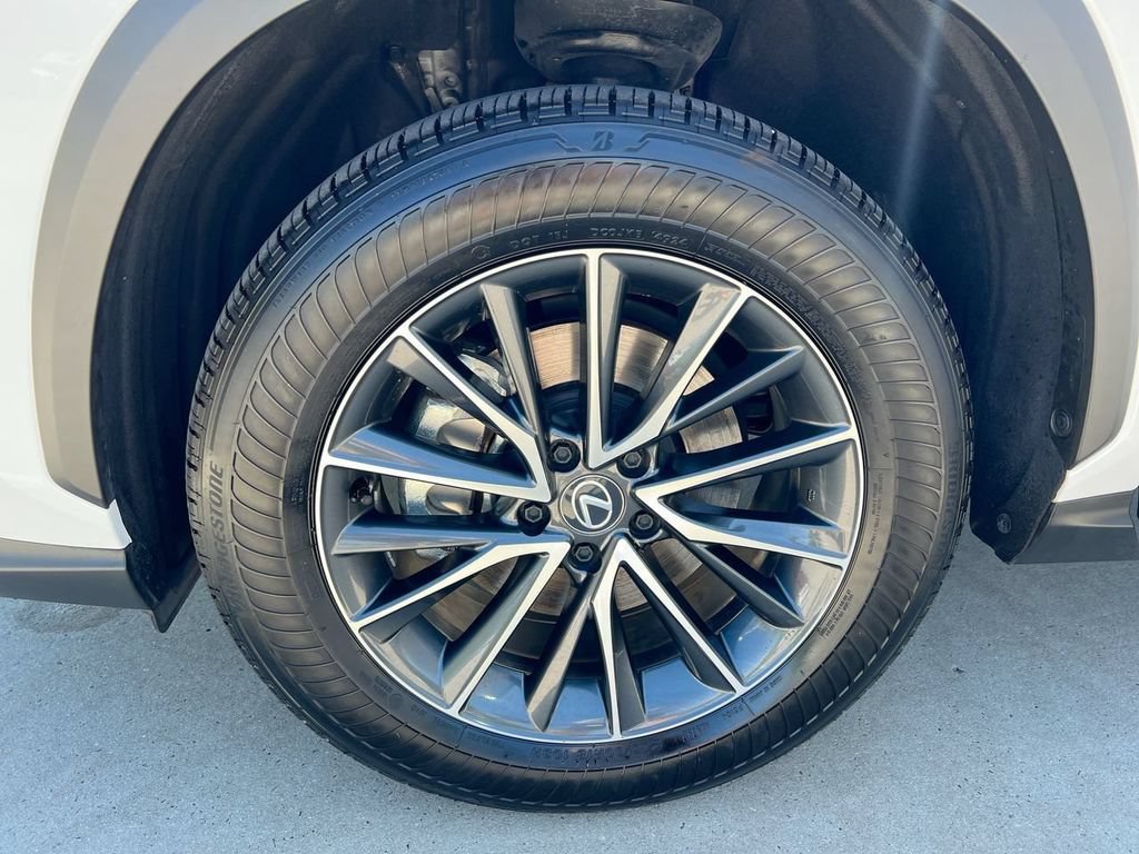 Certified 2025 Lexus NX 250 FWD w/ Towing Package (2000 Lbs) image 9