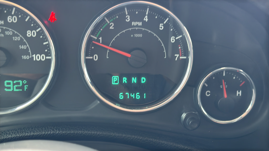 Used 2013 Jeep Wrangler Unlimited Sahara w/ Connectivity Group AWD/4WD image 30