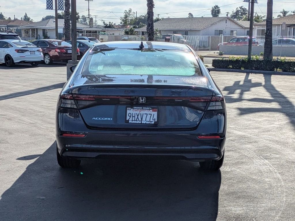 Certified 2023 Honda Accord EX image 18