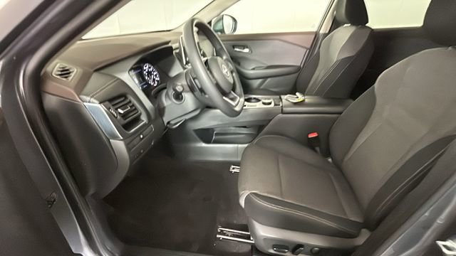 Used 2023 Nissan Rogue SV AWD/4WD image 12