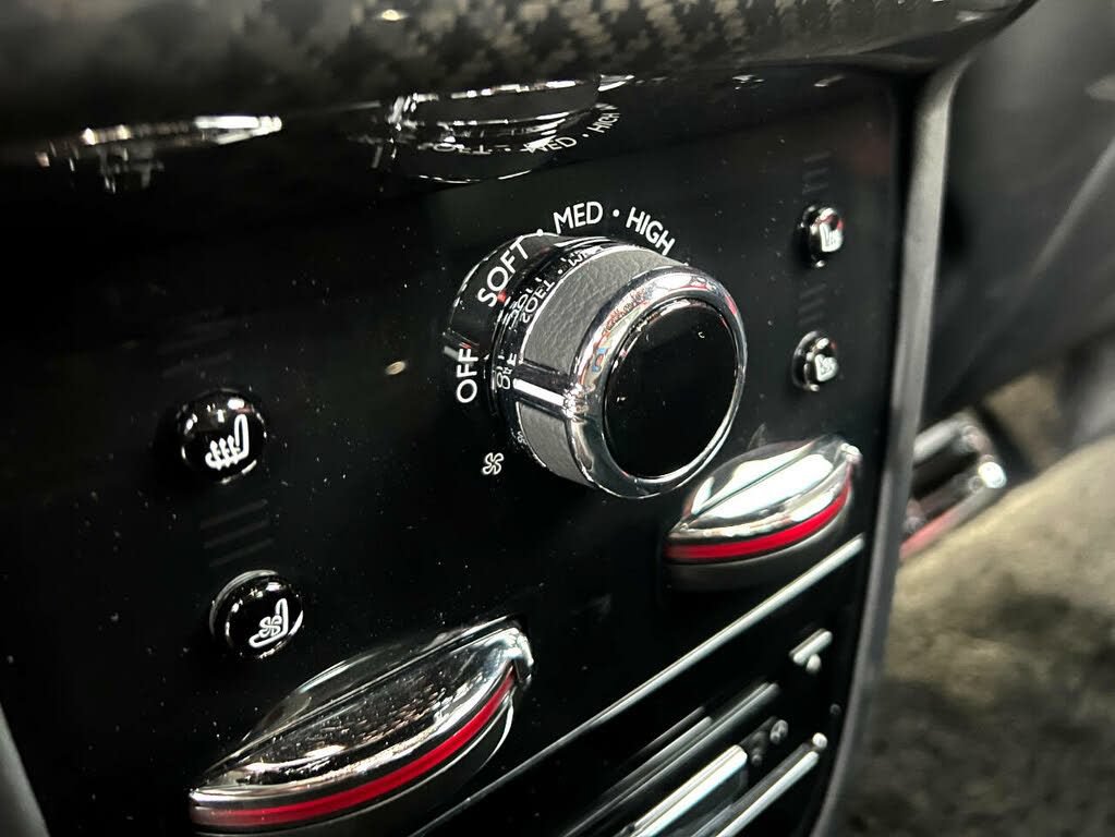 Used 2022 Rolls-Royce Cullinan Black Badge AWD/4WD image 19