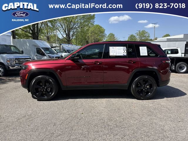 Used 2024 Jeep Grand Cherokee Altitude image 5