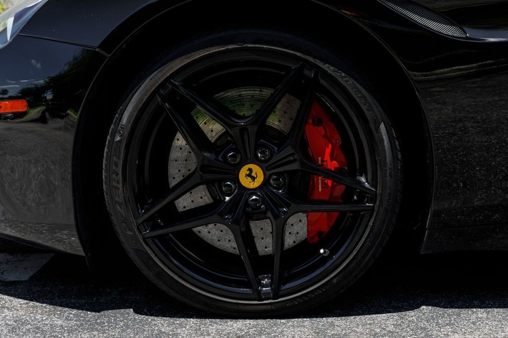 Used 2017 Ferrari California T RWD image 39