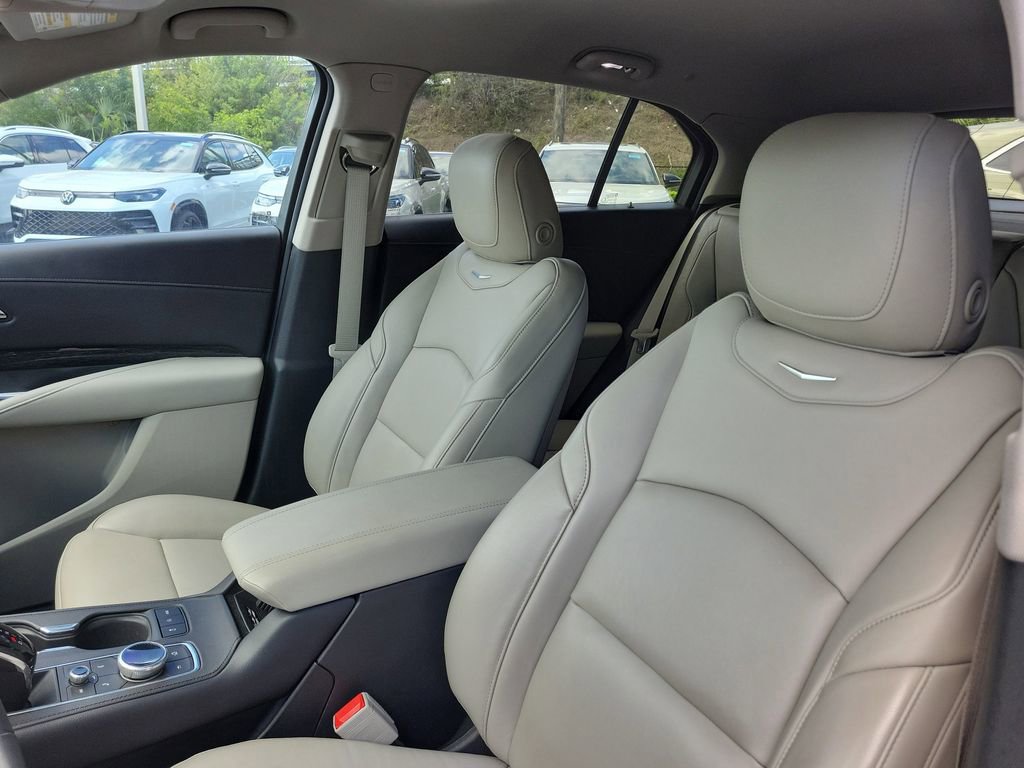 Used 2020 Cadillac XT4 Premium Luxury FWD image 23