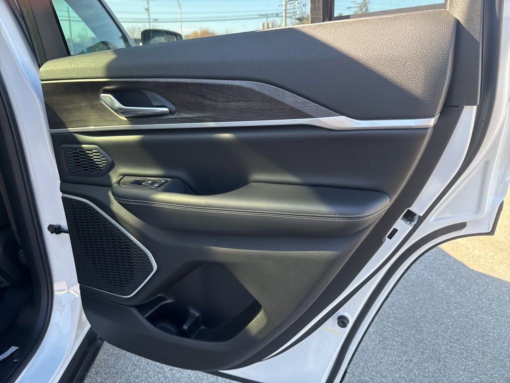 New 2026 Jeep Grand Cherokee Limited AWD/4WD image 28