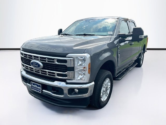 Certified 2025 Ford F250 XLT AWD/4WD image 3