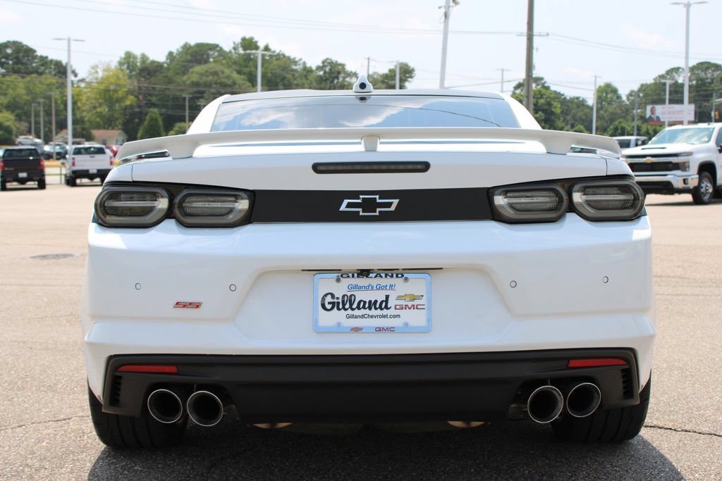 Used 2021 Chevrolet Camaro SS RWD image 16