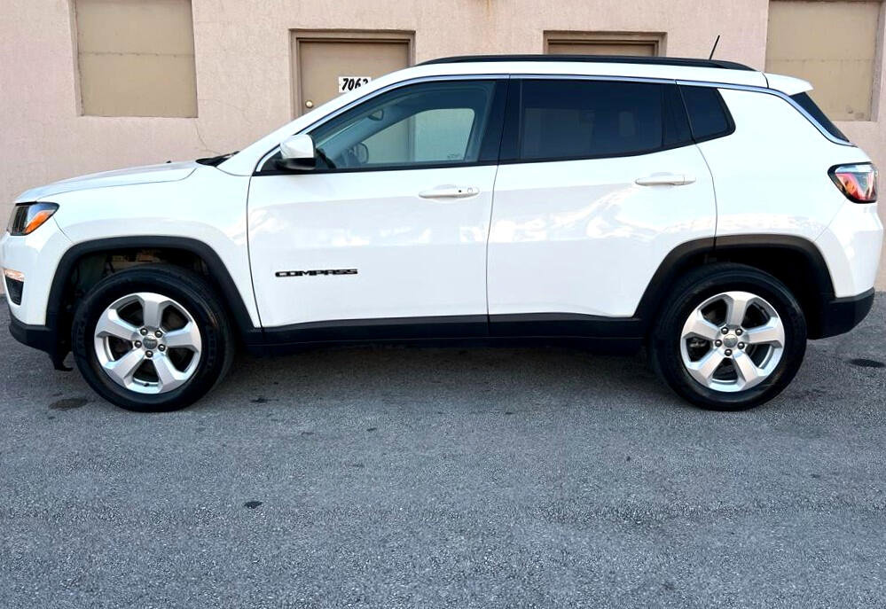 Used 2018 Jeep Compass Latitude w/ Popular Equipment Group image 4