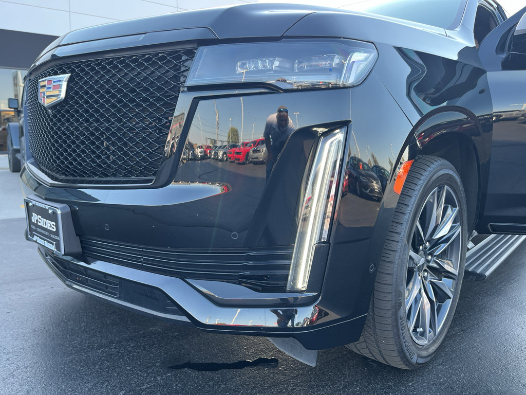 Used 2021 Cadillac Escalade ESV Sport w/ Driver Assist Tech Package AWD/4WD image 60