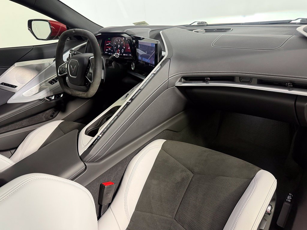 Used 2022 Chevrolet Corvette Stingray Preferred Conv w/ Z51 Performance Package RWD image 17